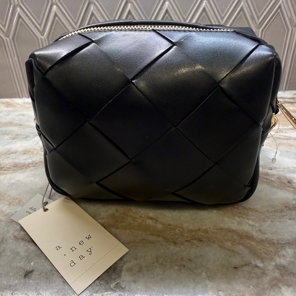 A New Day Black Cube Woven Crossbody - Picture 2 of 9